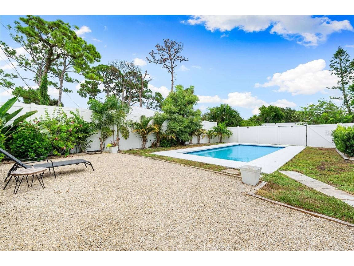 1911 Upper Beechwood Avenue Sarasota FL 34231 A4663604 image13