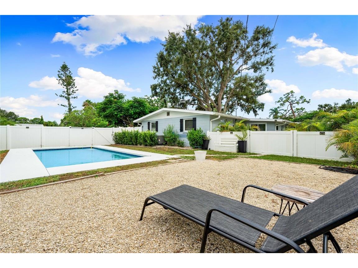 1911 Upper Beechwood Avenue Sarasota FL 34231 A4663604 image14