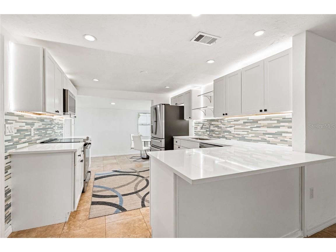 1911 Upper Beechwood Avenue Sarasota FL 34231 A4663604 image21