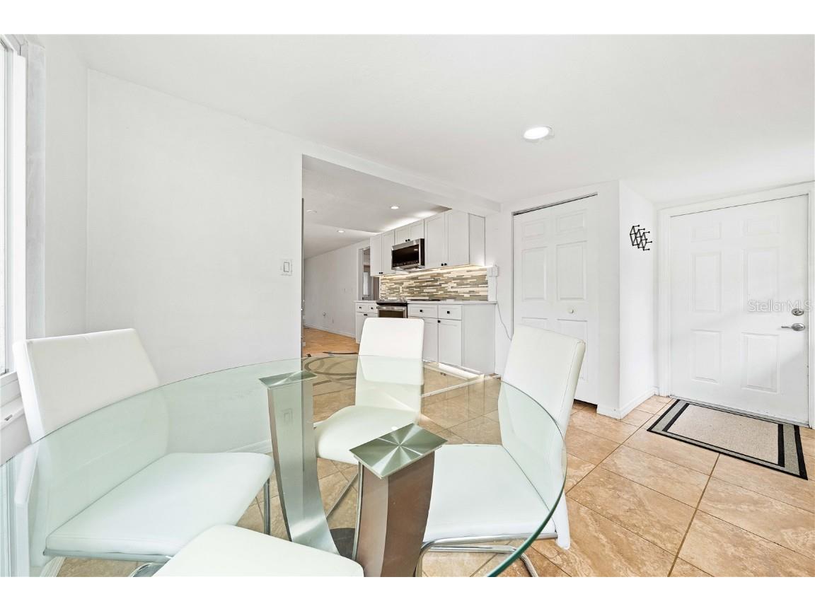 1911 Upper Beechwood Avenue Sarasota FL 34231 A4663604 image23