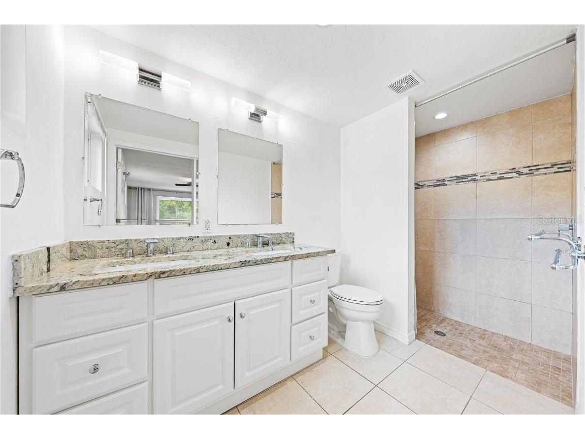 1911 Upper Beechwood Avenue Sarasota FL 34231 A4663604 image28