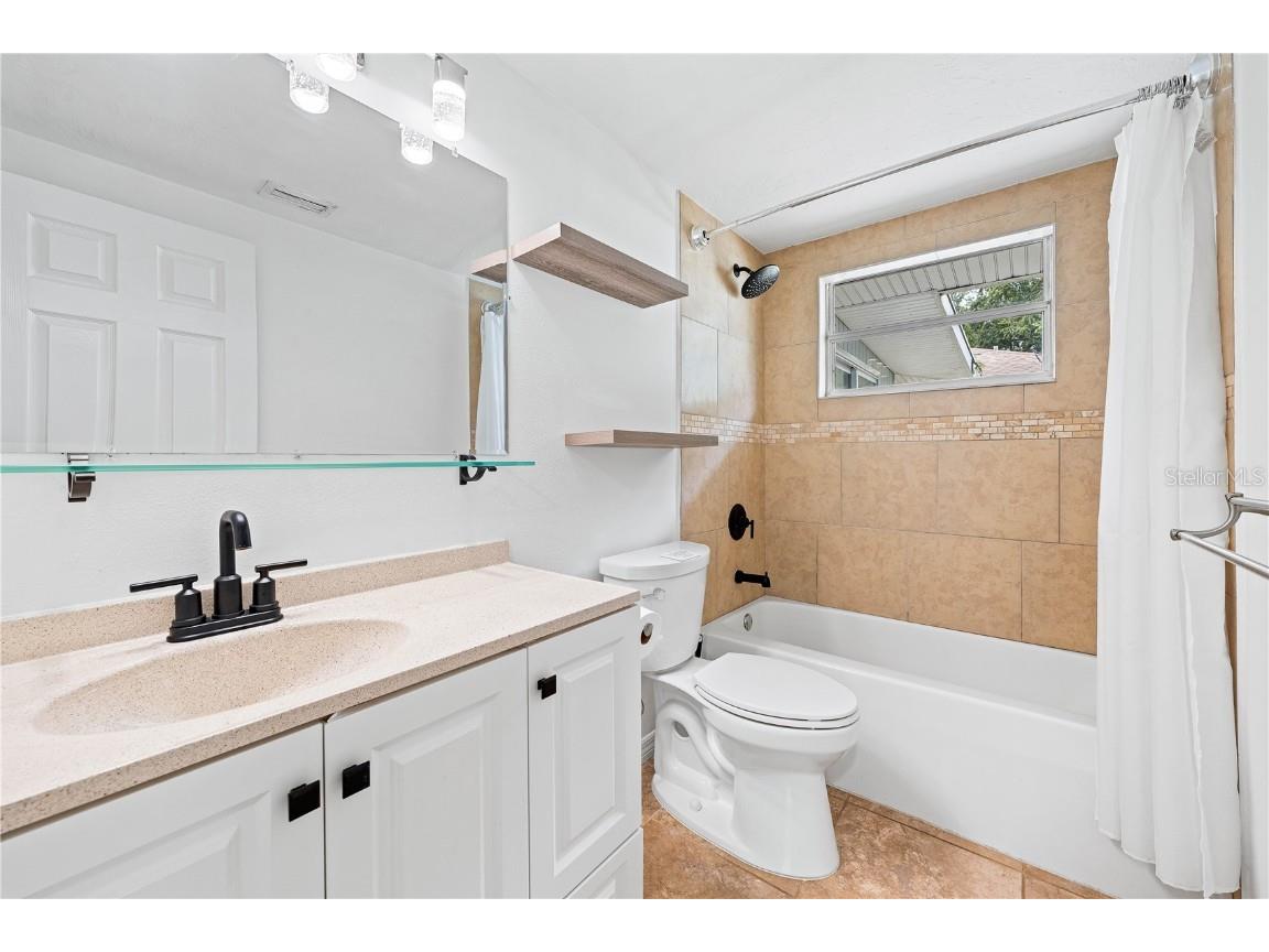 1911 Upper Beechwood Avenue Sarasota FL 34231 A4663604 image32