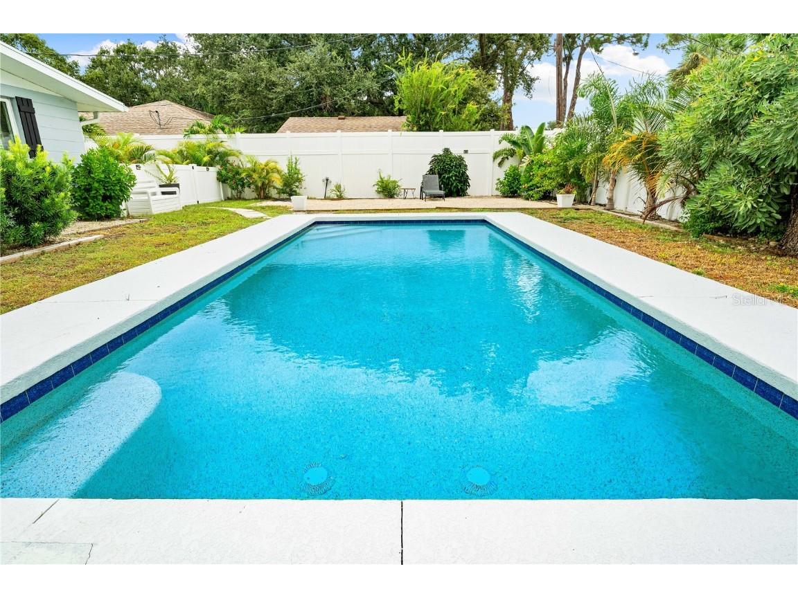 1911 Upper Beechwood Avenue Sarasota FL 34231 A4663604 image37