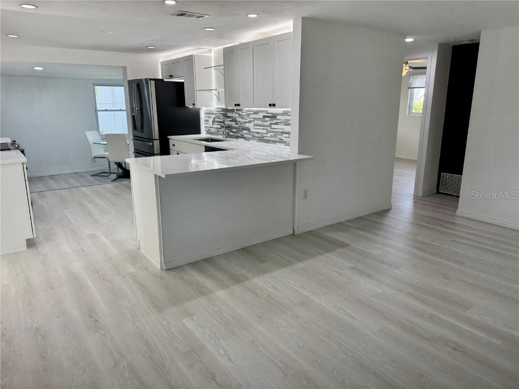 1911 Upper Beechwood Avenue Sarasota FL 34231 A4663604 image4