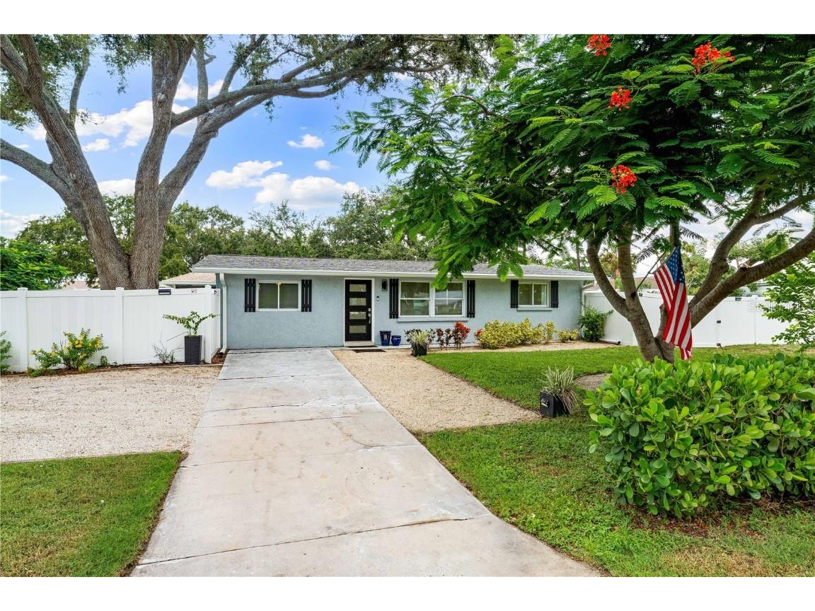 1911 Upper Beechwood Avenue Sarasota FL 34231 A4663604 image9