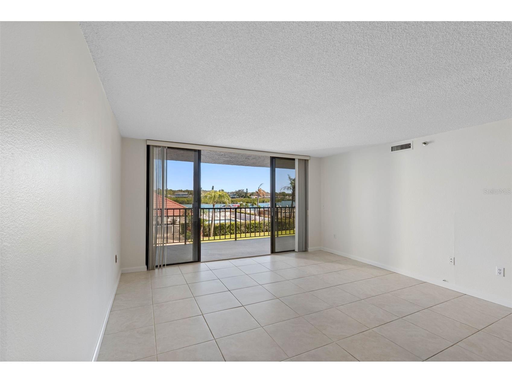 19111 Vista Bay Drive #204 Indian Shores FL 33785 - INTRACOASTAL TB8488636 image2
