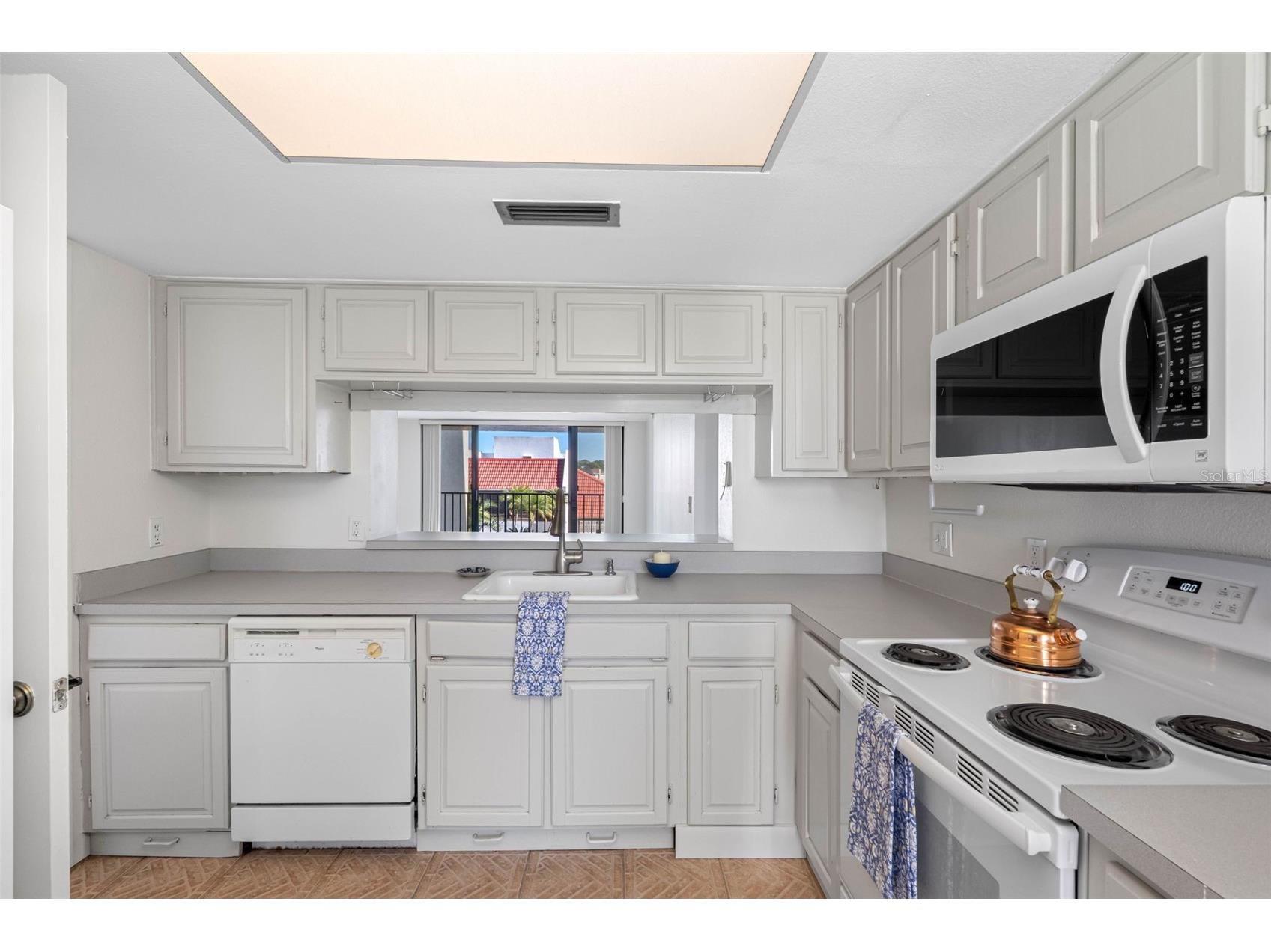 19111 Vista Bay Drive #204 Indian Shores FL 33785 - INTRACOASTAL TB8488636 image25