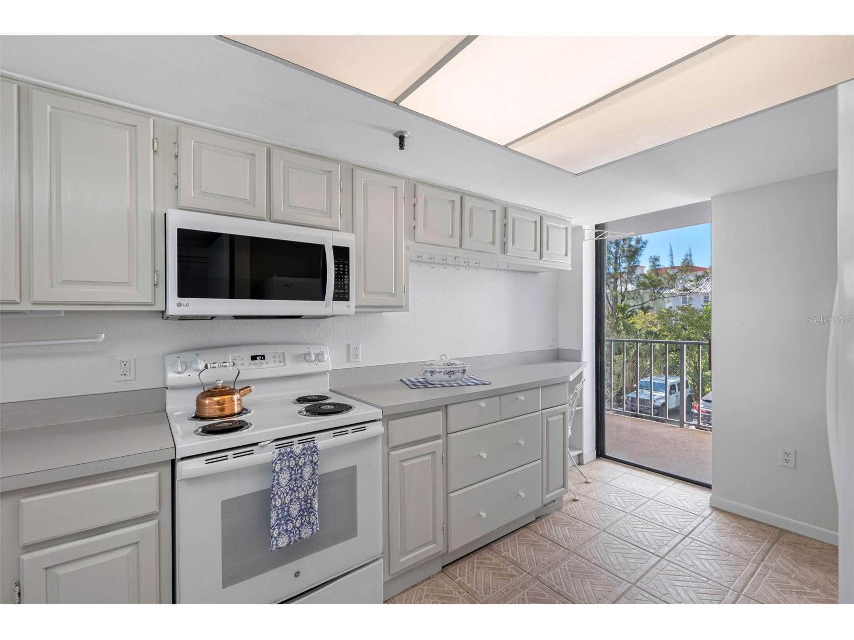 19111 Vista Bay Drive #204 Indian Shores FL 33785 - INTRACOASTAL TB8488636 image27