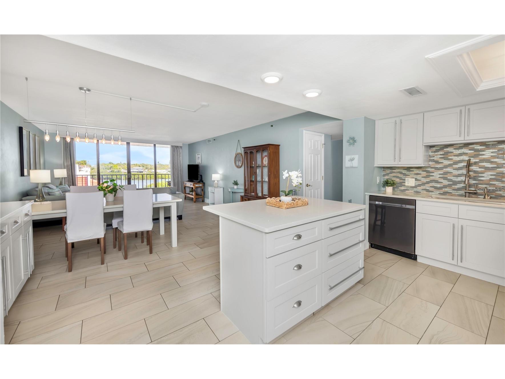 19111 Vista Bay Drive #304 Indian Shores FL 33785 TB8469842 image3