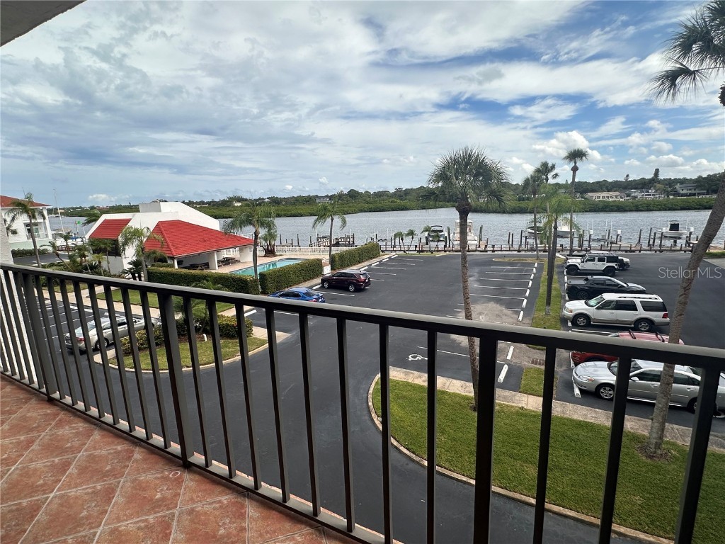 19111 Vista Bay Drive #308 Indian Shores FL 33785 - INTRACOASTAL TB8311999 image1