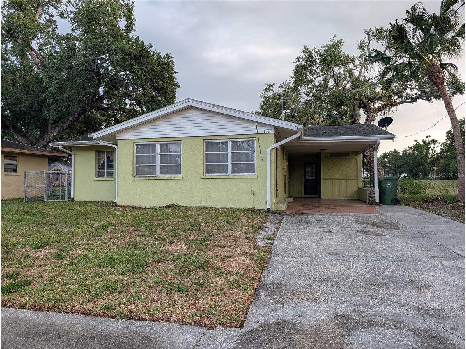 1912 3rd Avenue E Bradenton FL 34208 A4693491 image1