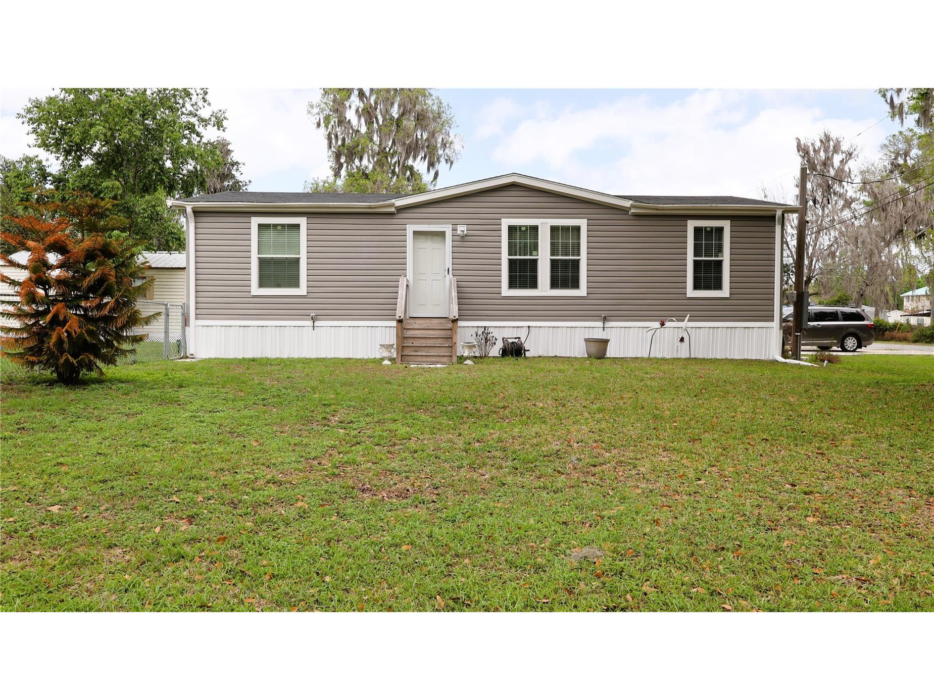 1912 Cr 439c Lake Panasoffkee FL 33538 - LAKE PANASOFFKEE G5109695 image1