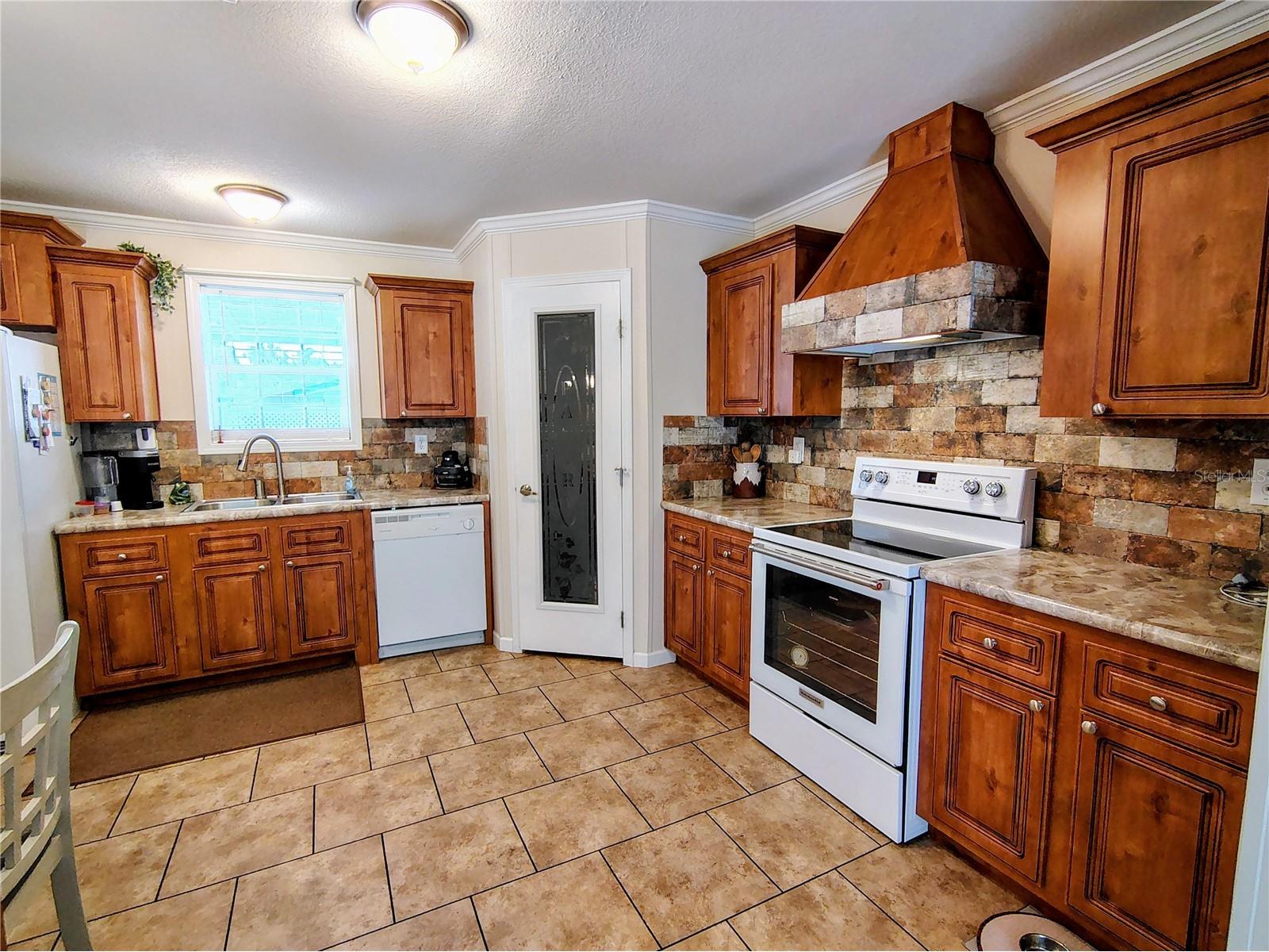 1912 Cr 439c Lake Panasoffkee FL 33538 - LAKE PANASOFFKEE G5109695 image15