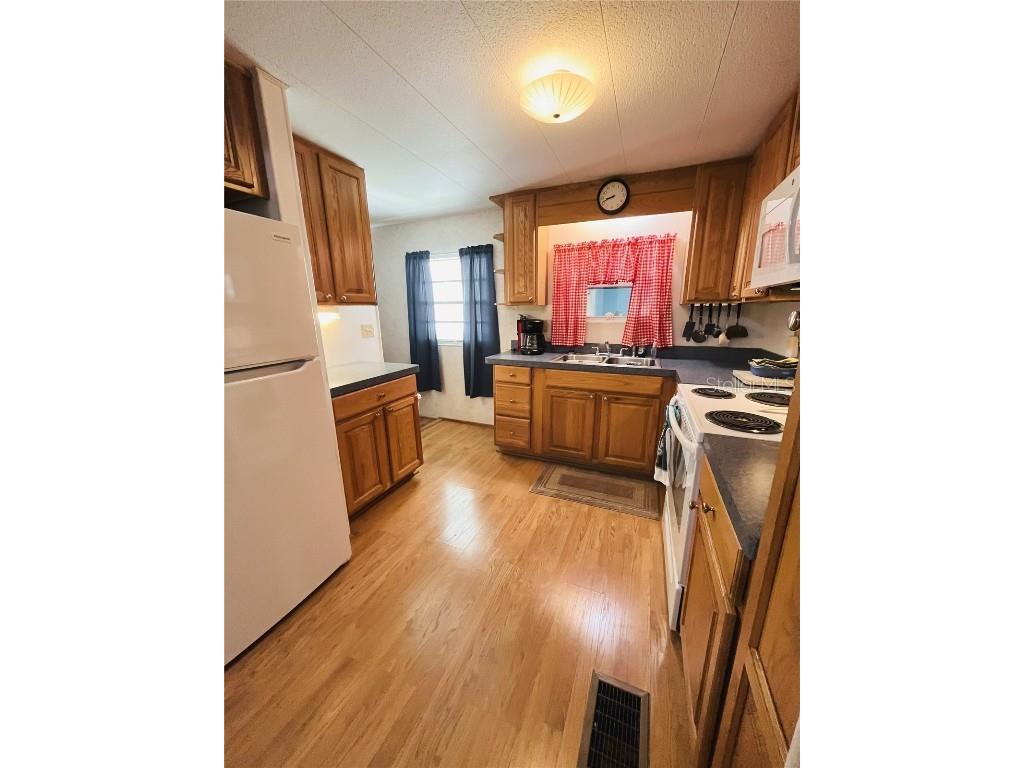 1912 Florida Boulevard Bradenton FL 34207 - SARASOTA BAY A4662049 image2