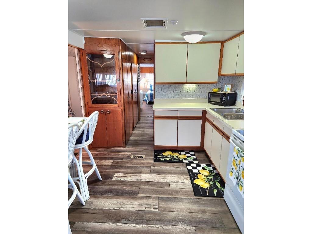 1912 Iowa Avenue Bradenton FL 34207 - SARASOTA BAY A4675852 image17