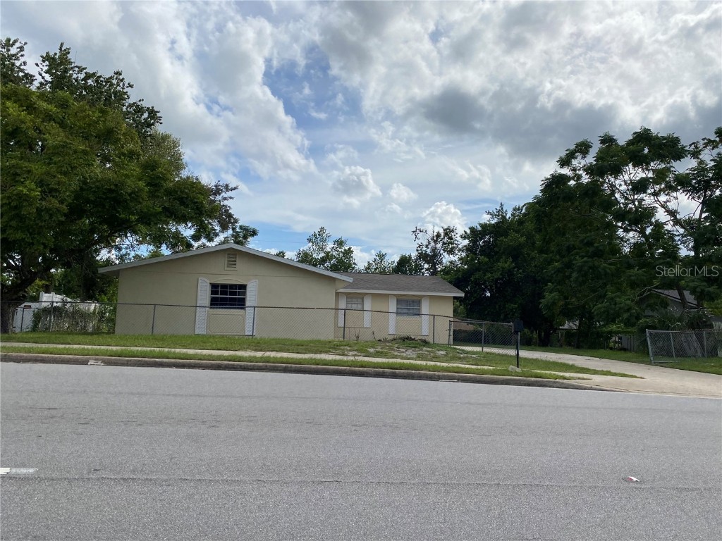 1912 Saxon Boulevard Deltona FL 32725 O6138489 image1