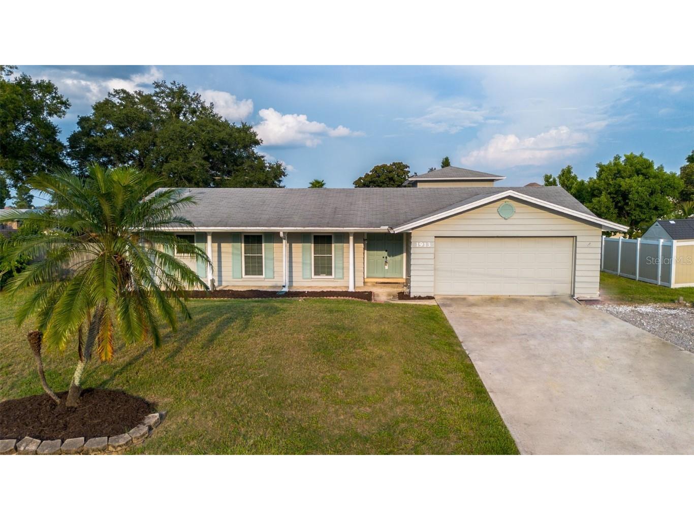 1913 Bear View Drive Apopka FL 32703 - Bear Lake O6231009 image1