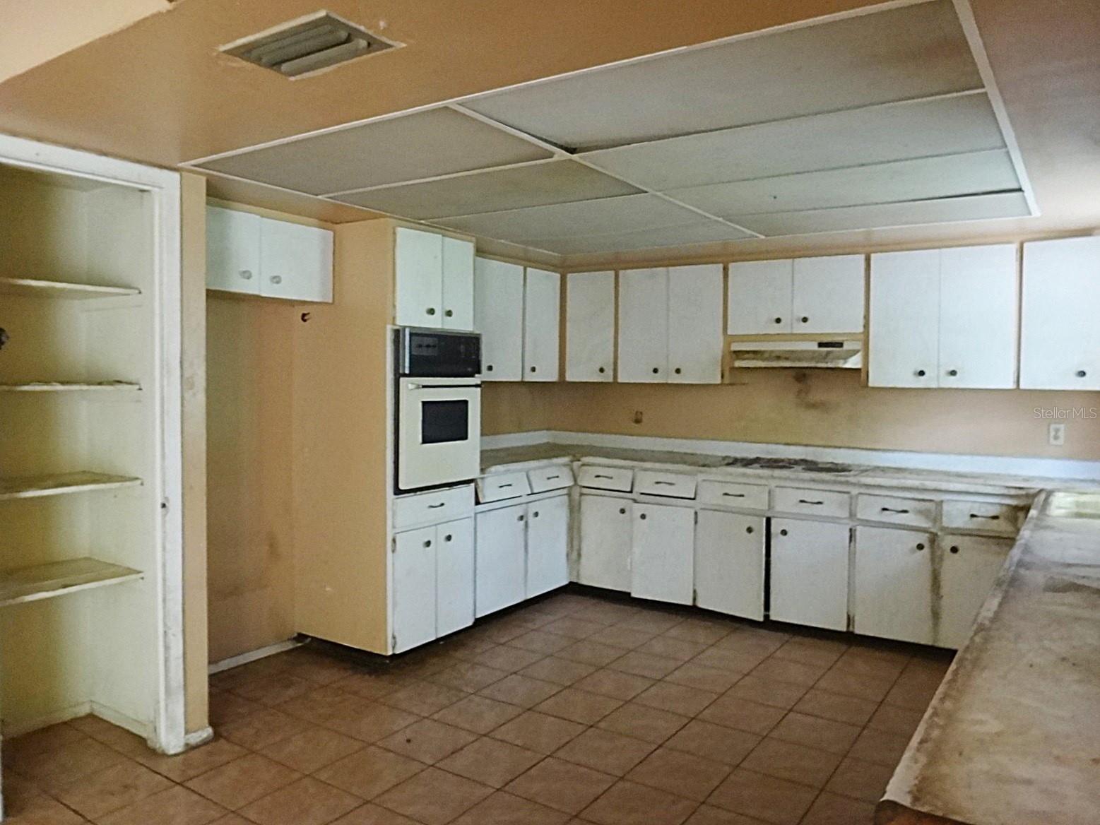 1913 Kings Highway Clearwater FL 33755 TB8516963 image10