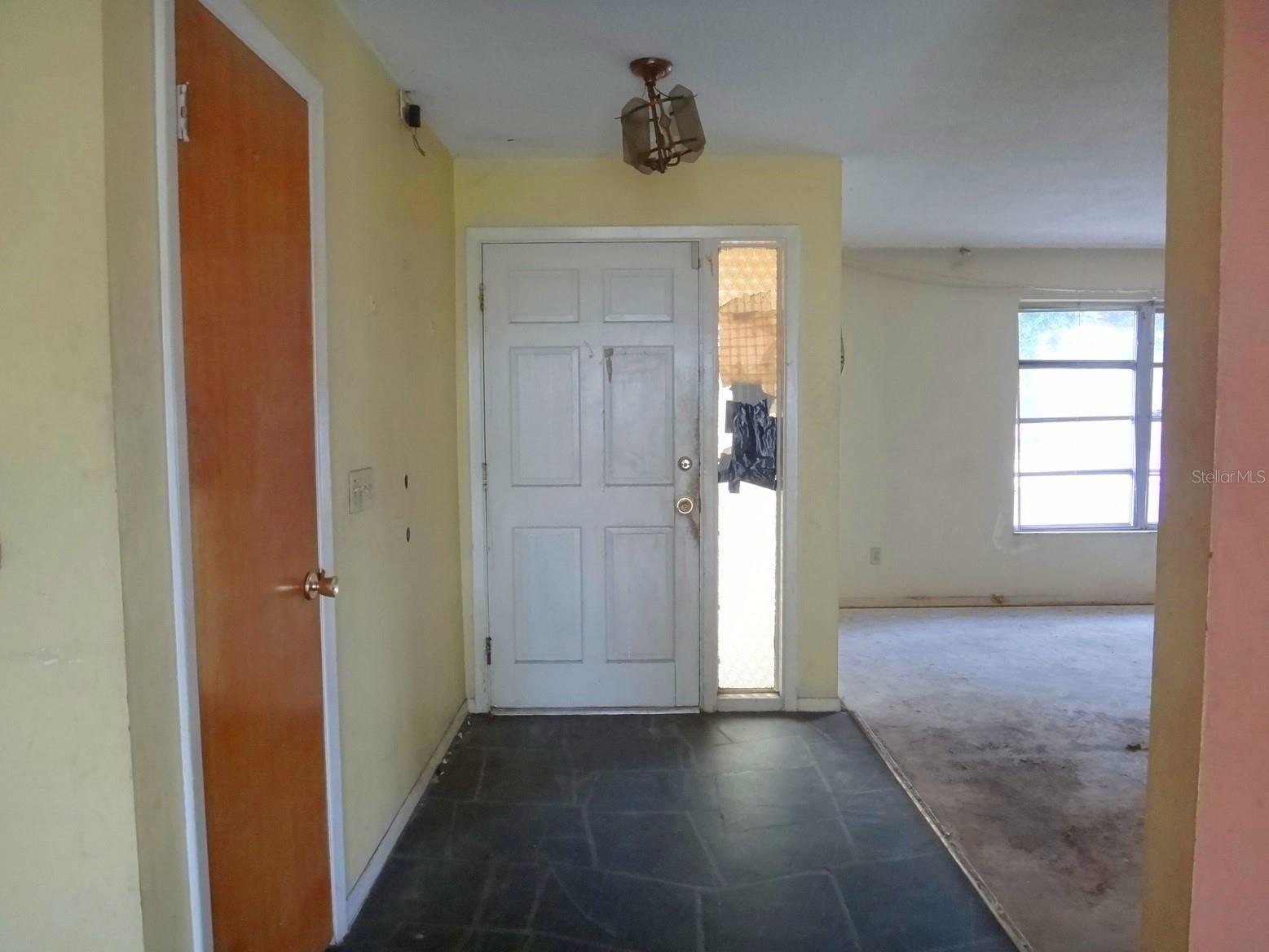 1913 Kings Highway Clearwater FL 33755 TB8516963 image5