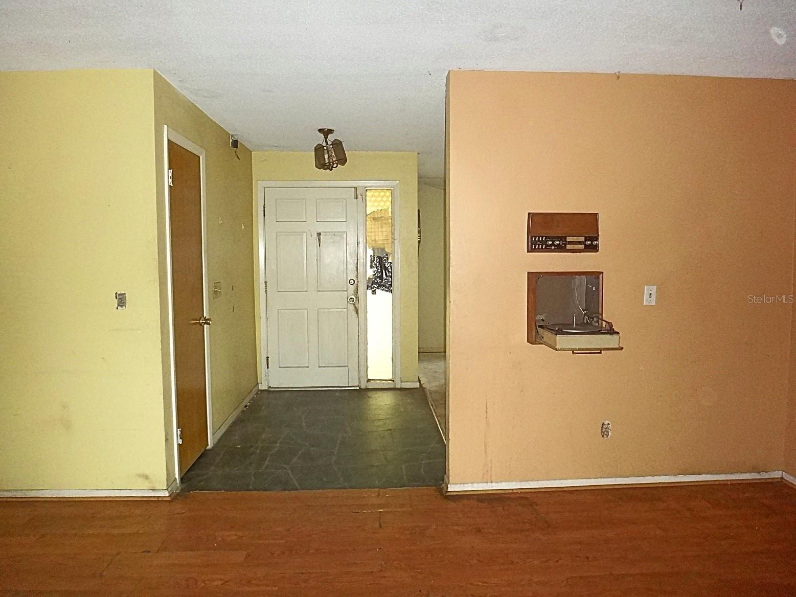 1913 Kings Highway Clearwater FL 33755 TB8516963 image6