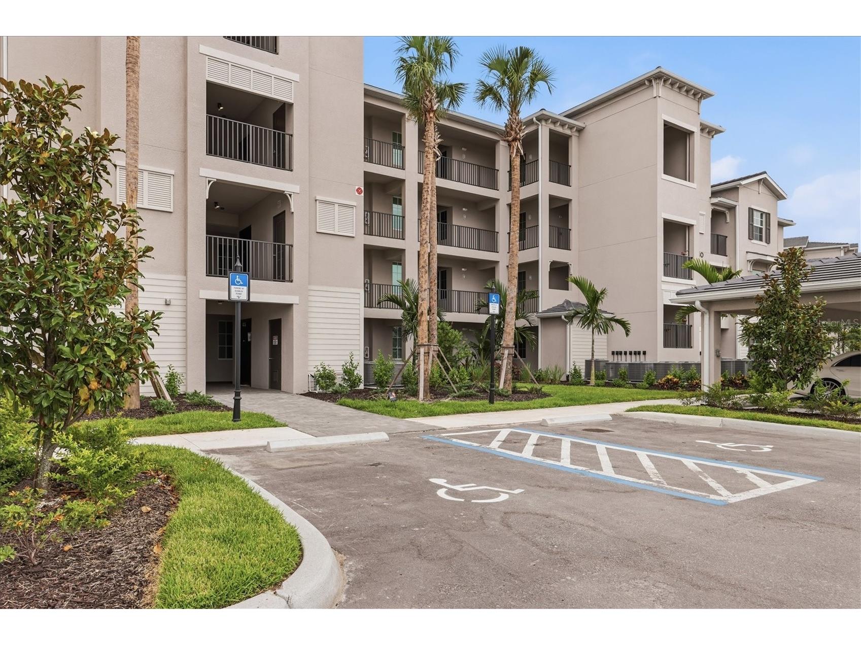 19140 Scallop Loop #102 Lakewood Ranch FL 34211 A4696775 image1
