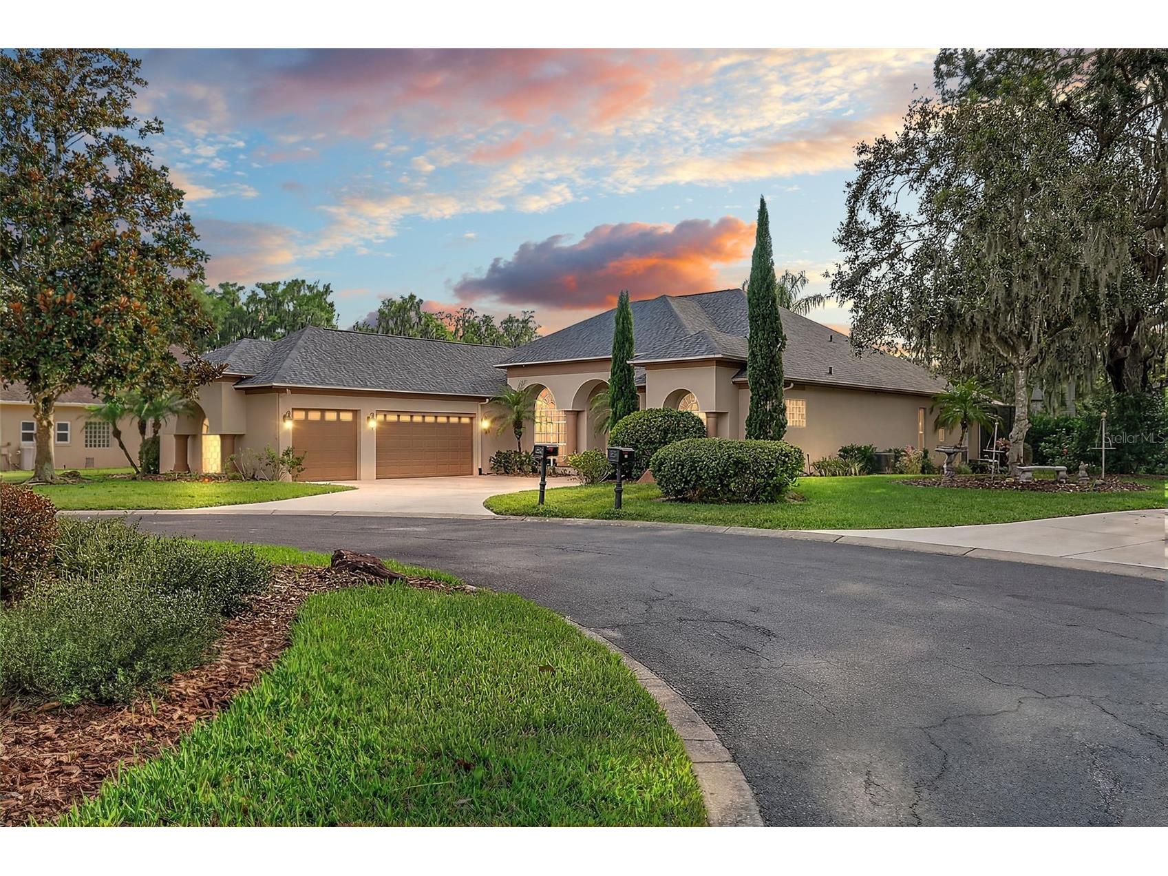 19146 Park Place Boulevard Eustis FL 32736 - LAKE JOANNA G5108948 image1