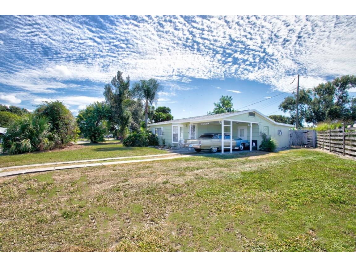 1915 27th Avenue W Bradenton FL 34205 A4668923 image1