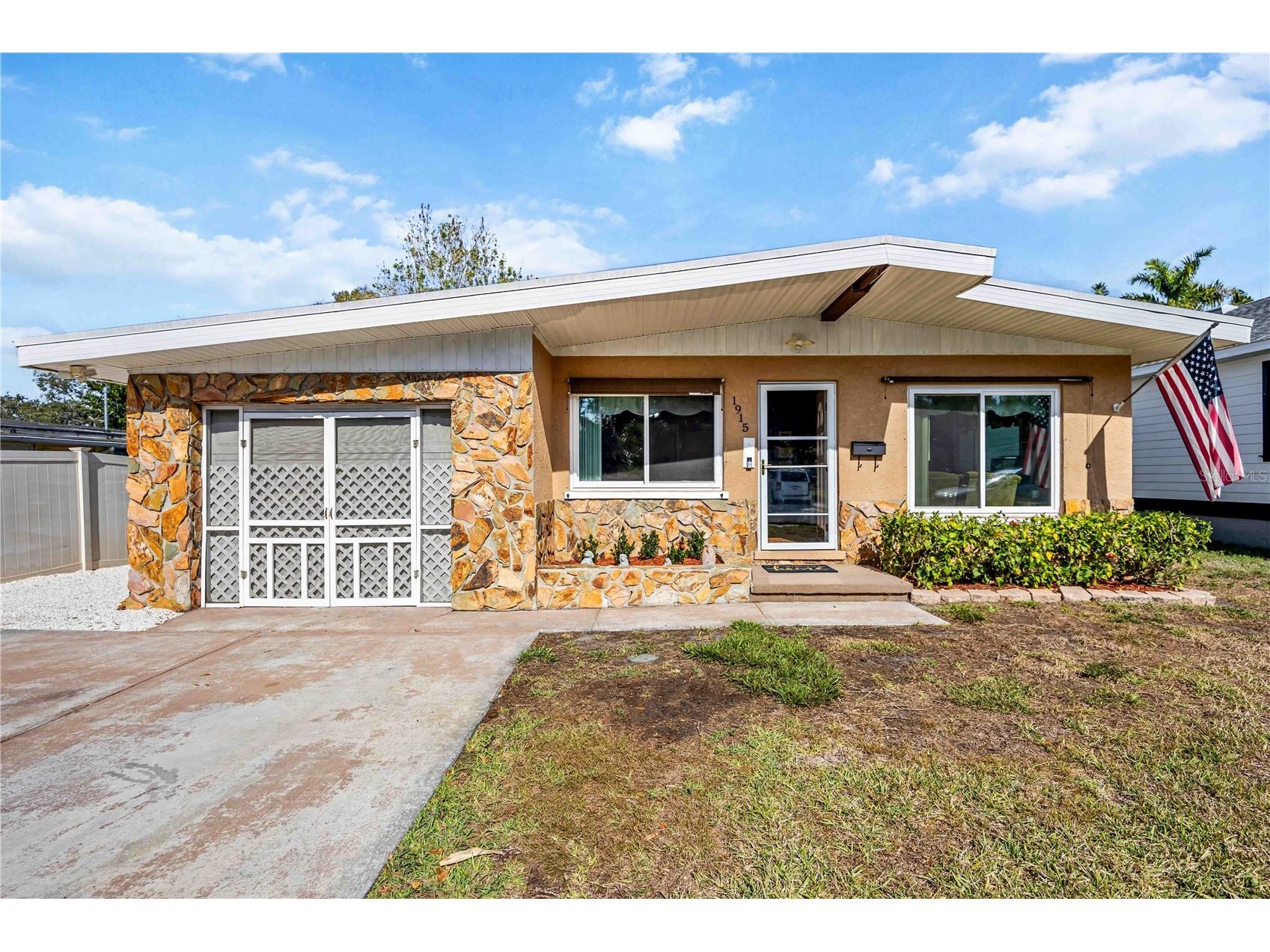1915 3rd Avenue E Bradenton FL 34208 A4677962 image1