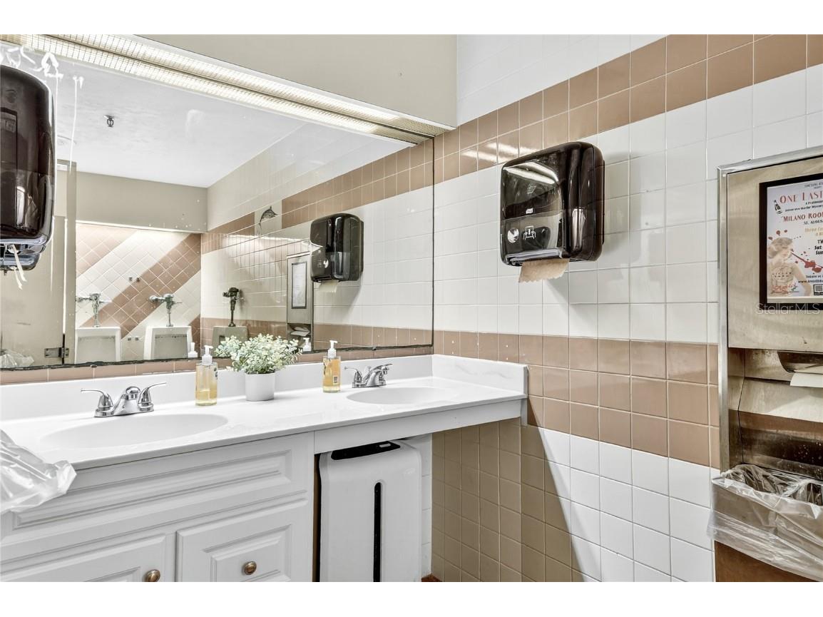 1915 A1a S #ENTIRE BUILDING Saint Augustine FL 32080 GC534545 image9