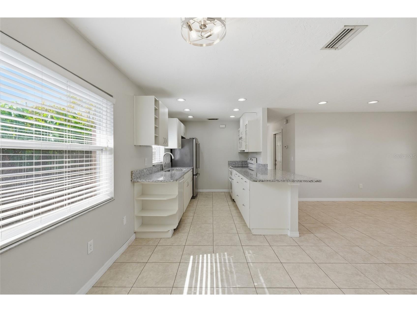 1915 Colleen Street Sarasota FL 34231 A4699301 image12