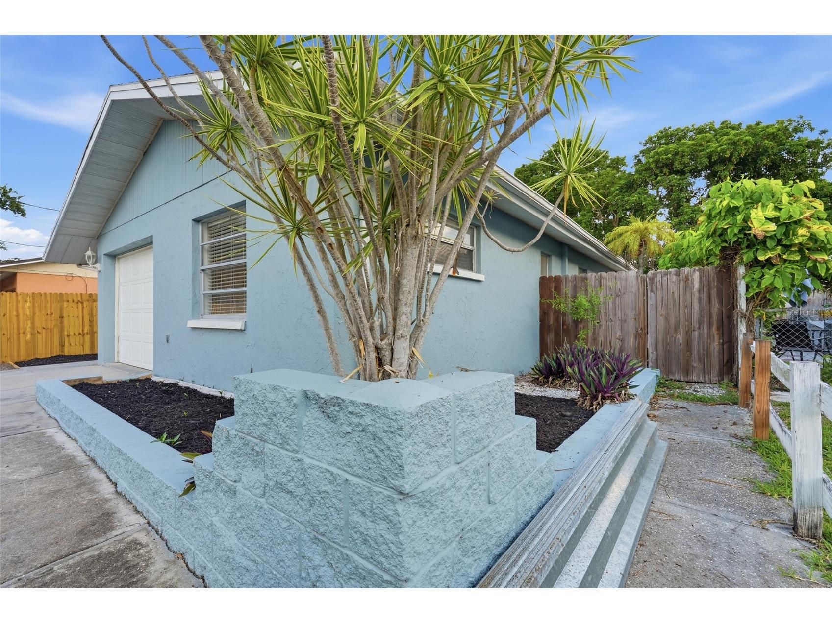 1915 Colleen Street Sarasota FL 34231 A4699301 image3