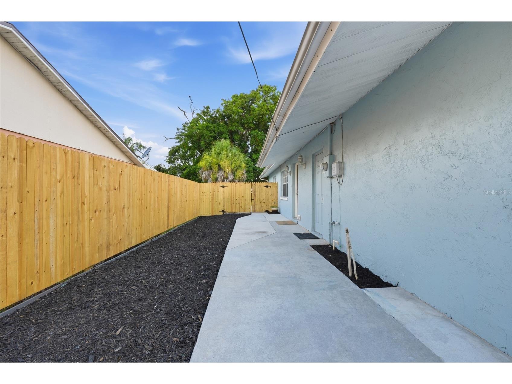 1915 Colleen Street Sarasota FL 34231 A4699301 image4