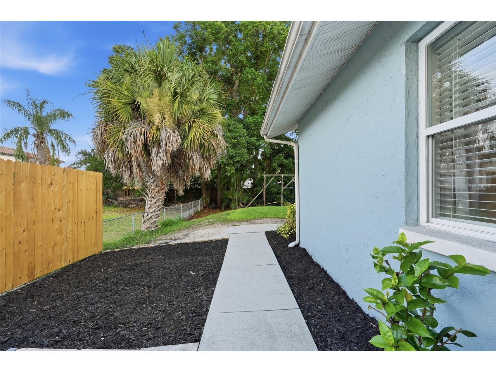 1915 Colleen Street Sarasota FL 34231 A4699301 image7