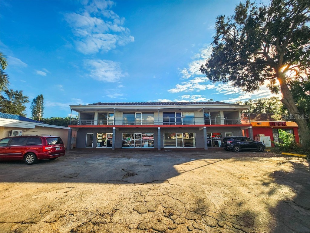 1915 E Bay Drive Largo FL 33771 T3418435 image1