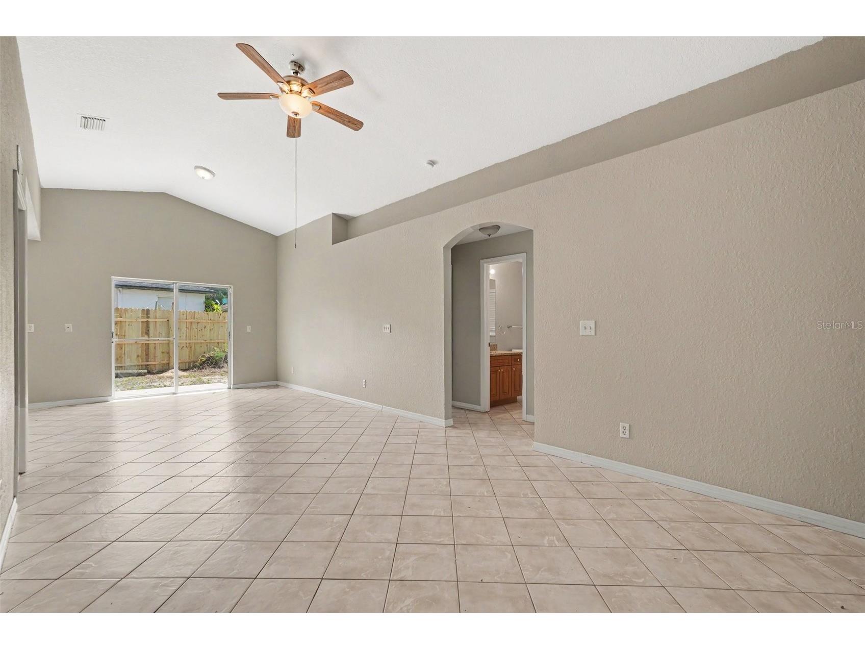 1915 E Mcberry Street Tampa FL 33610 O6411130 image4