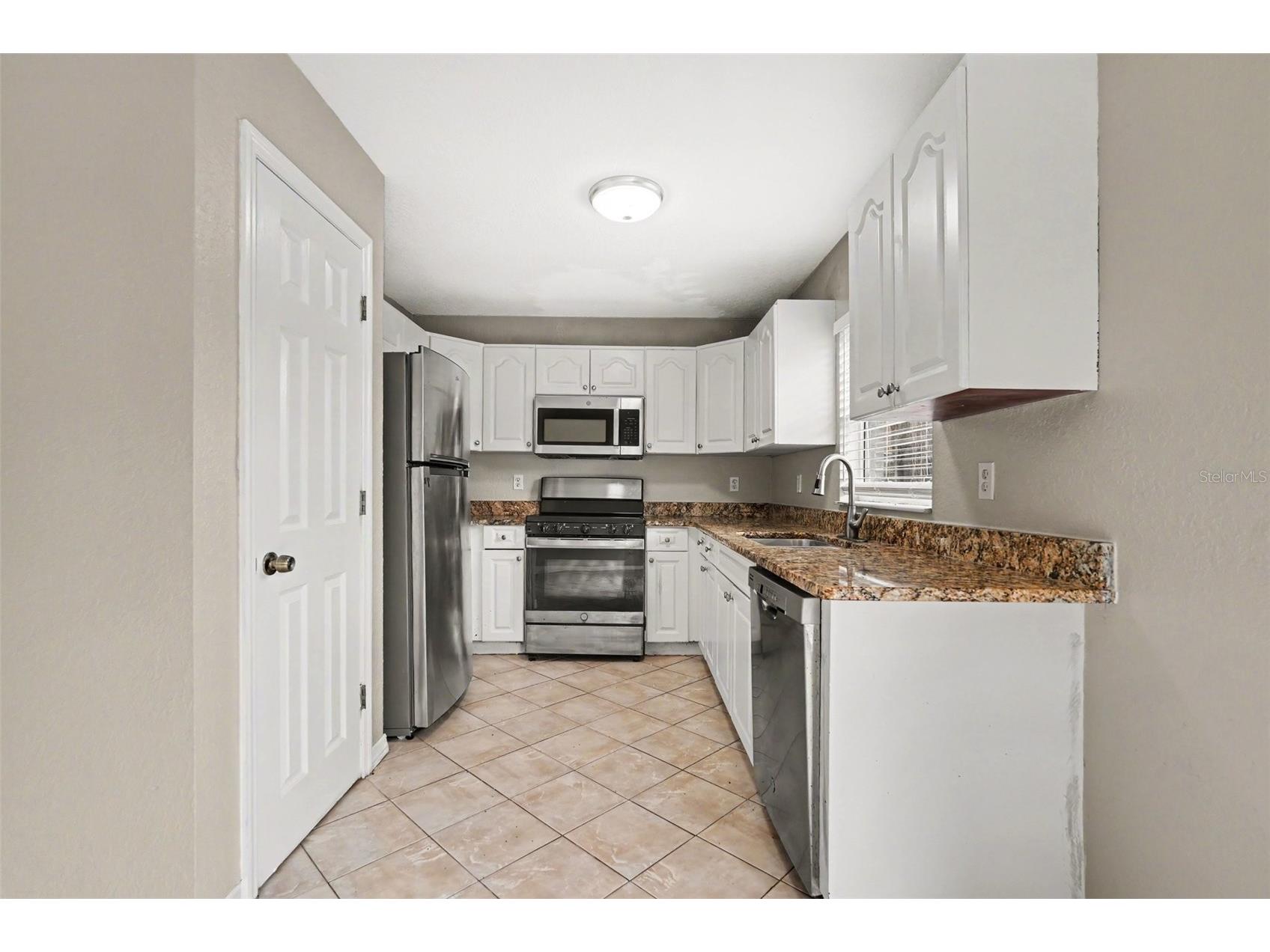 1915 E Mcberry Street Tampa FL 33610 O6411130 image6