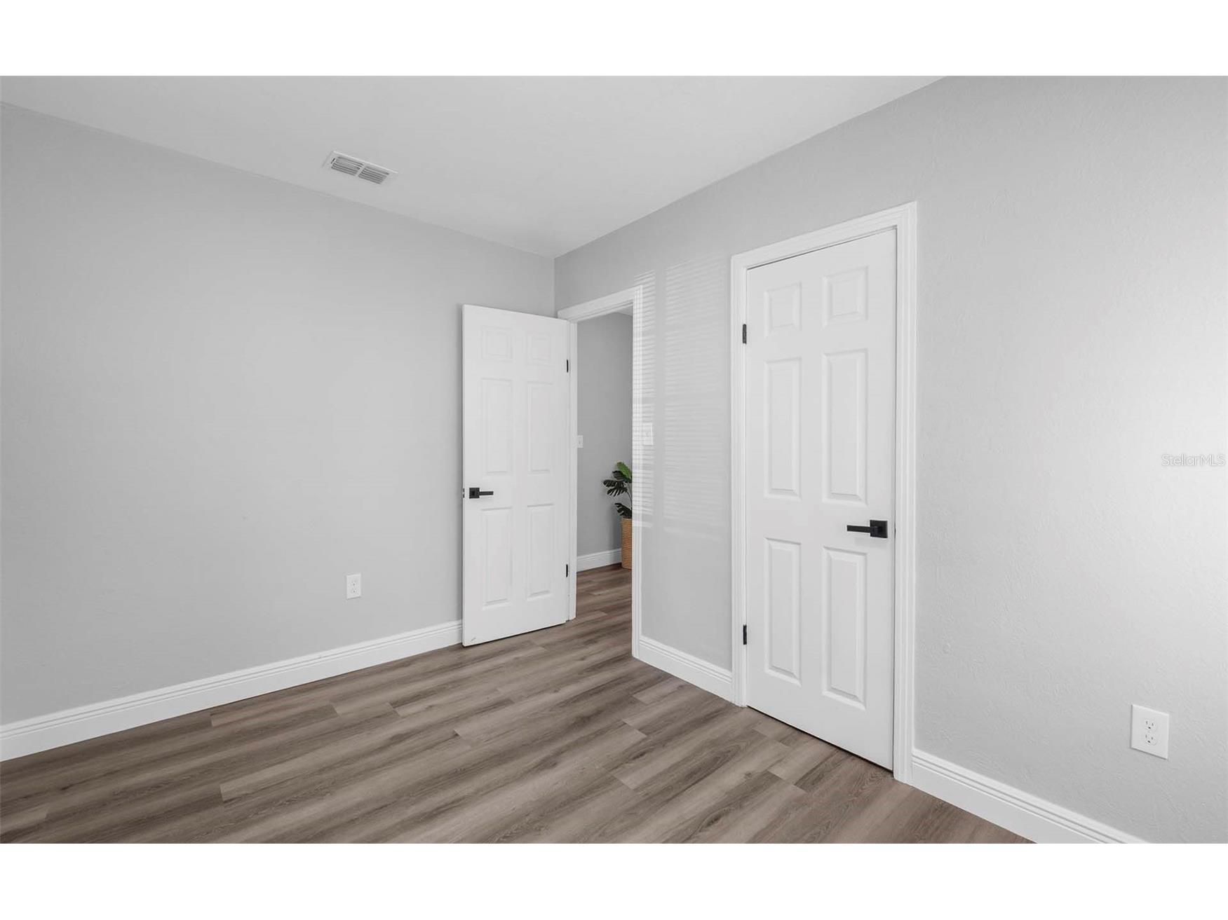 1915 E Powhatan Avenue Tampa FL 33610 TB8462126 image13