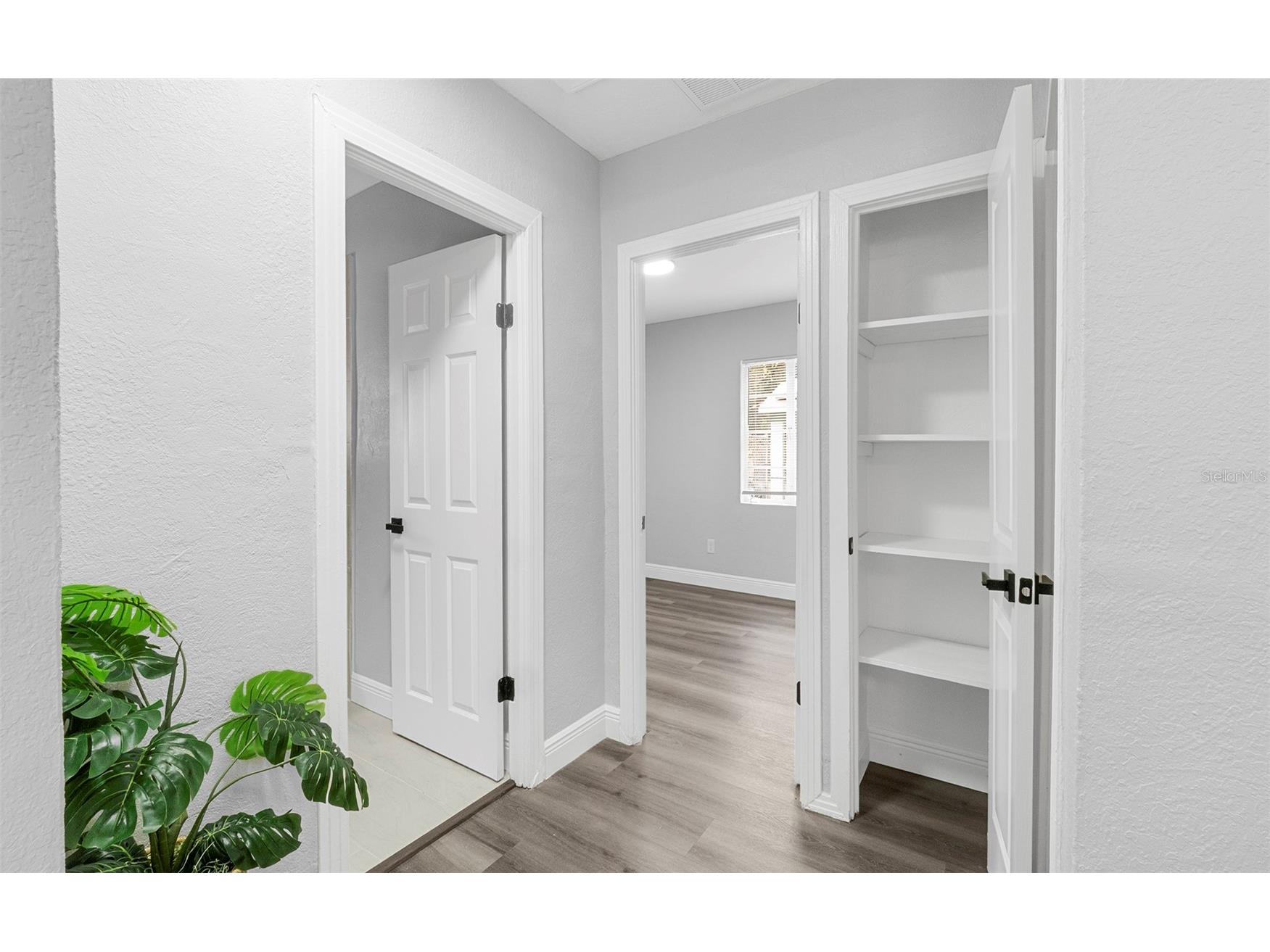 1915 E Powhatan Avenue Tampa FL 33610 TB8462126 image17