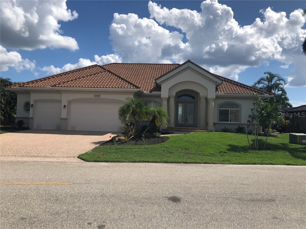 1915 Jamaica Way Punta Gorda FL 33950 C7481198 image1
