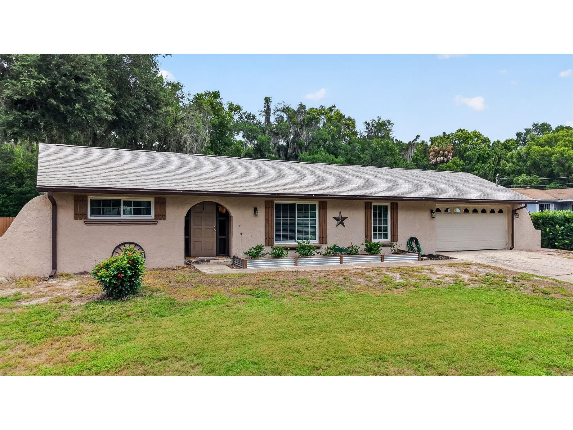 1915 Spring Lake Road Fruitland Park FL 34731 W7886457 image1