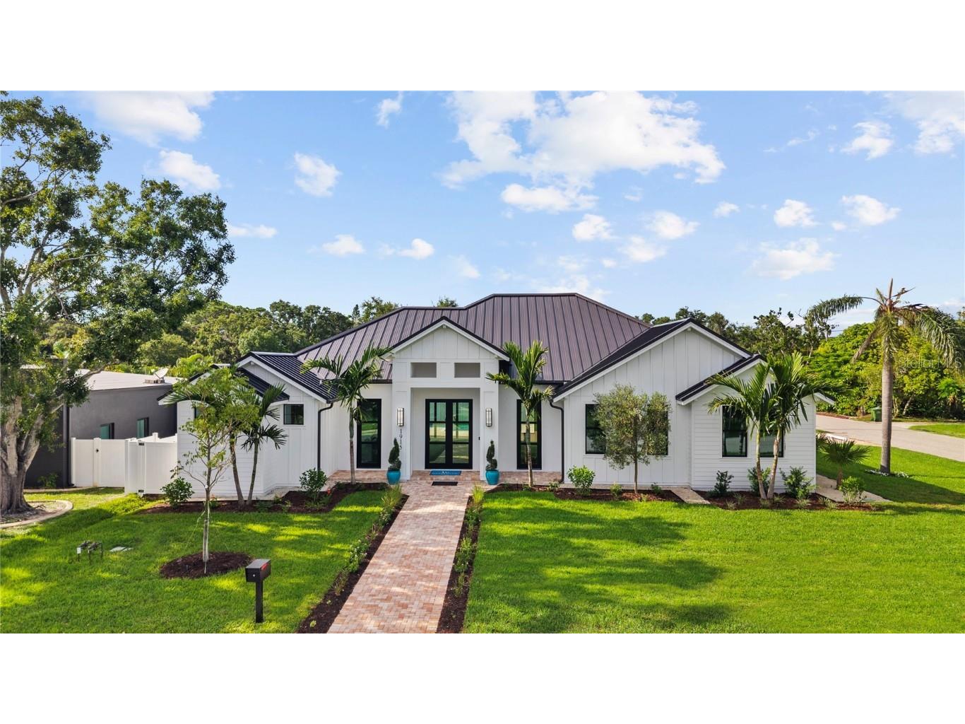 1915 Tulip Drive Sarasota FL 34239 A4673707 image1