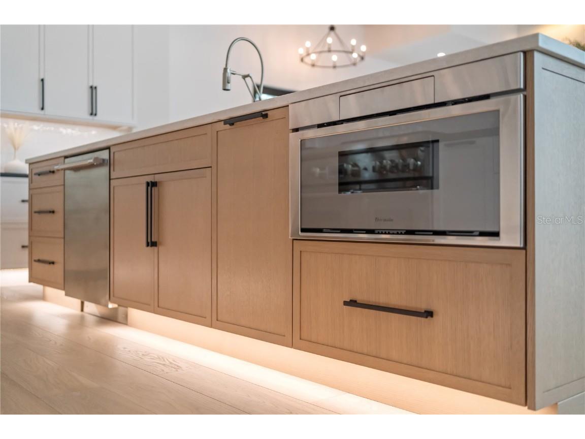 1915 Tulip Drive Sarasota FL 34239 A4673707 image22