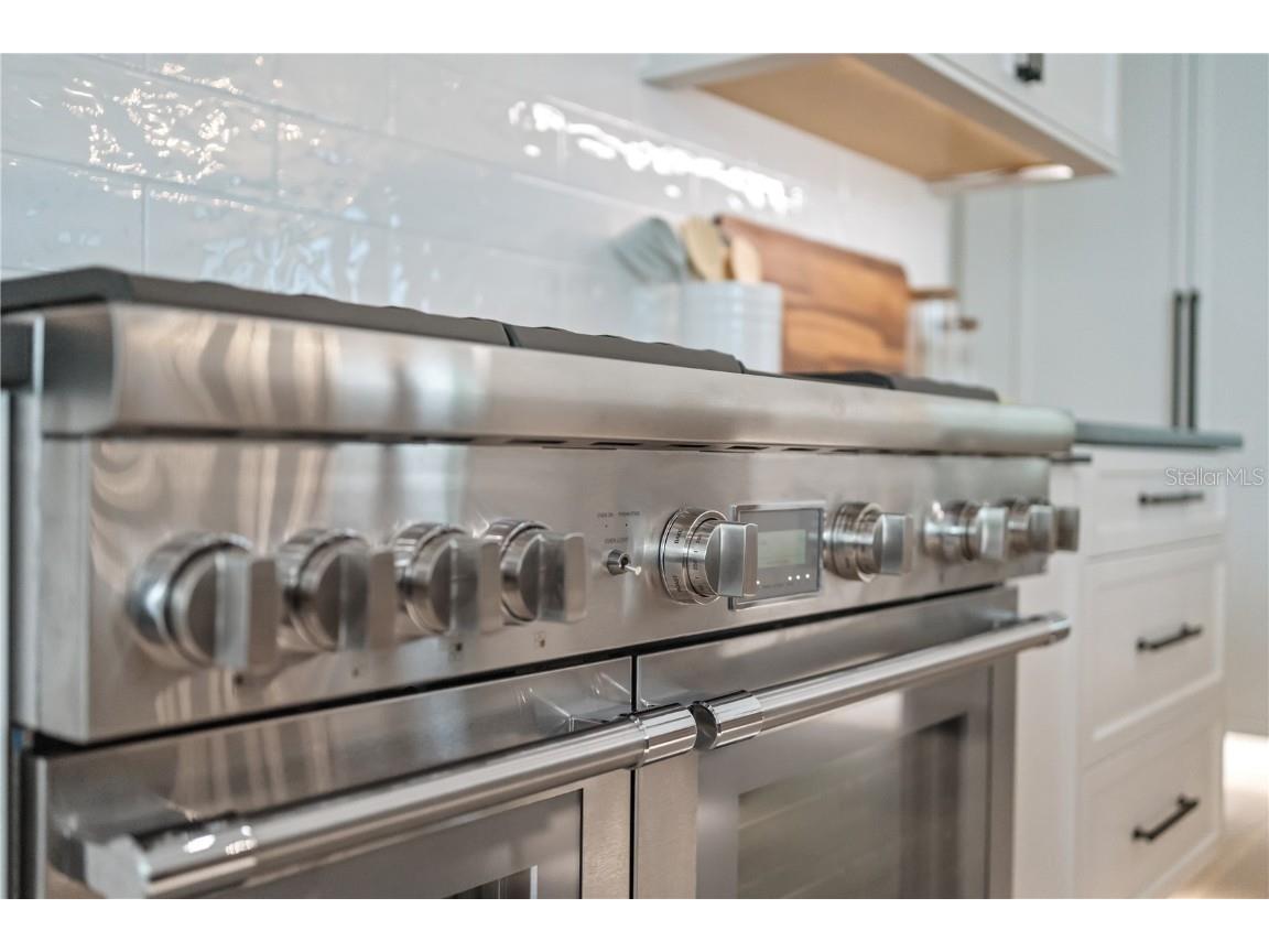 1915 Tulip Drive Sarasota FL 34239 A4673707 image24