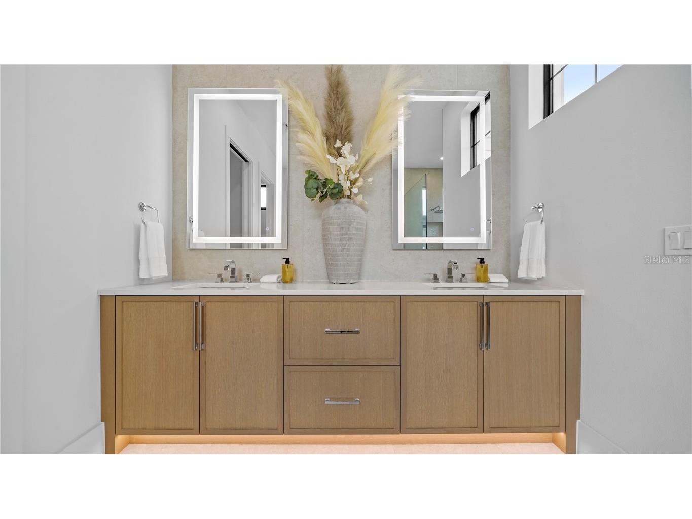 1915 Tulip Drive Sarasota FL 34239 A4673707 image31