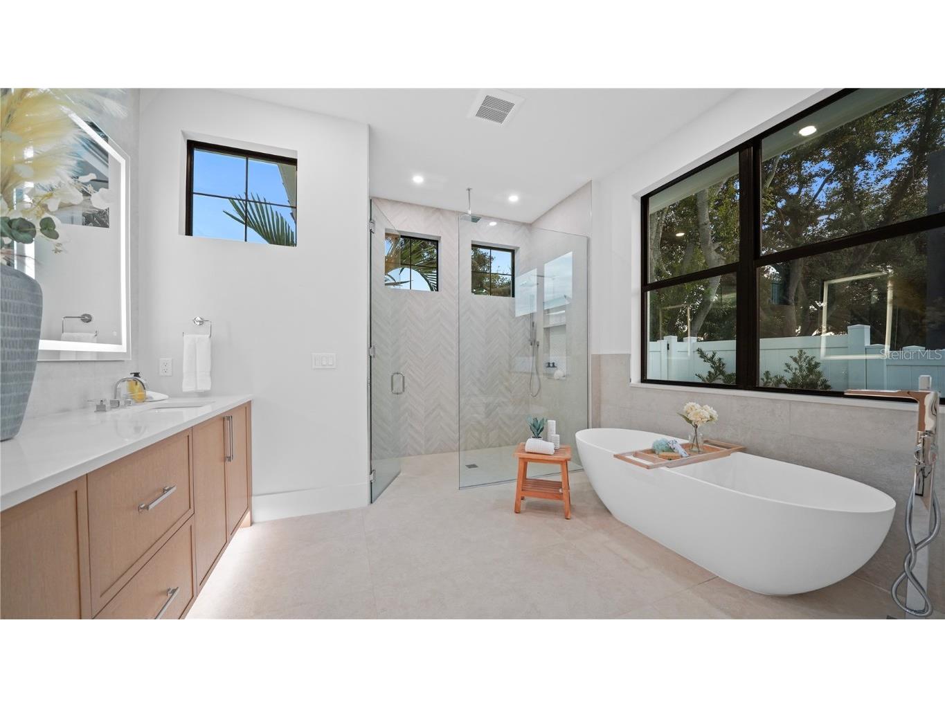 1915 Tulip Drive Sarasota FL 34239 A4673707 image32