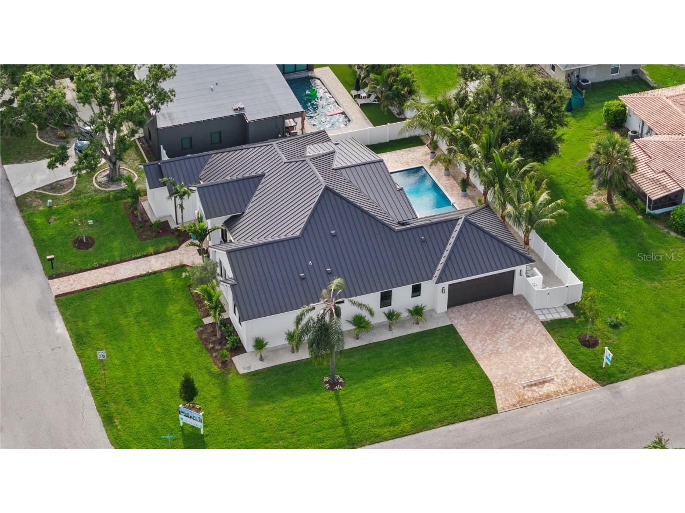 1915 Tulip Drive Sarasota FL 34239 A4673707 image50