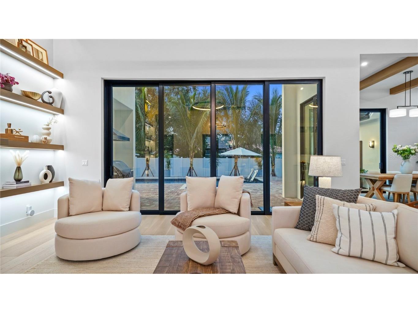 1915 Tulip Drive Sarasota FL 34239 A4673707 image8