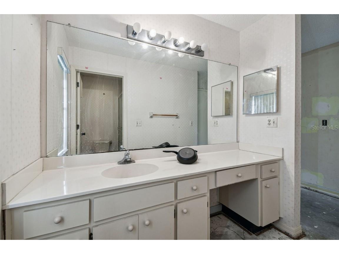 1915 W Del Webb Boulevard Sun City Center FL 33573 TB8457174 image18