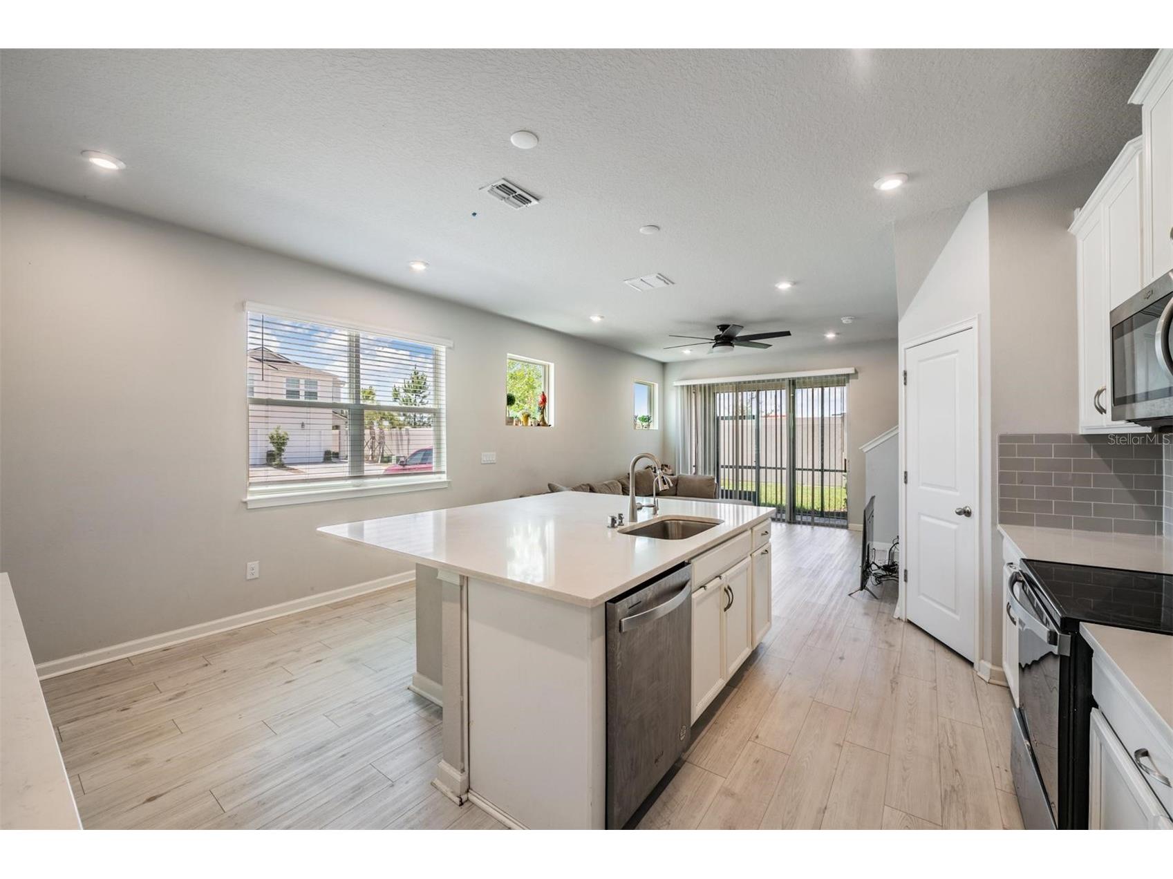 19153 Elsimont Isle Lutz FL 33558 TB8510266 image14