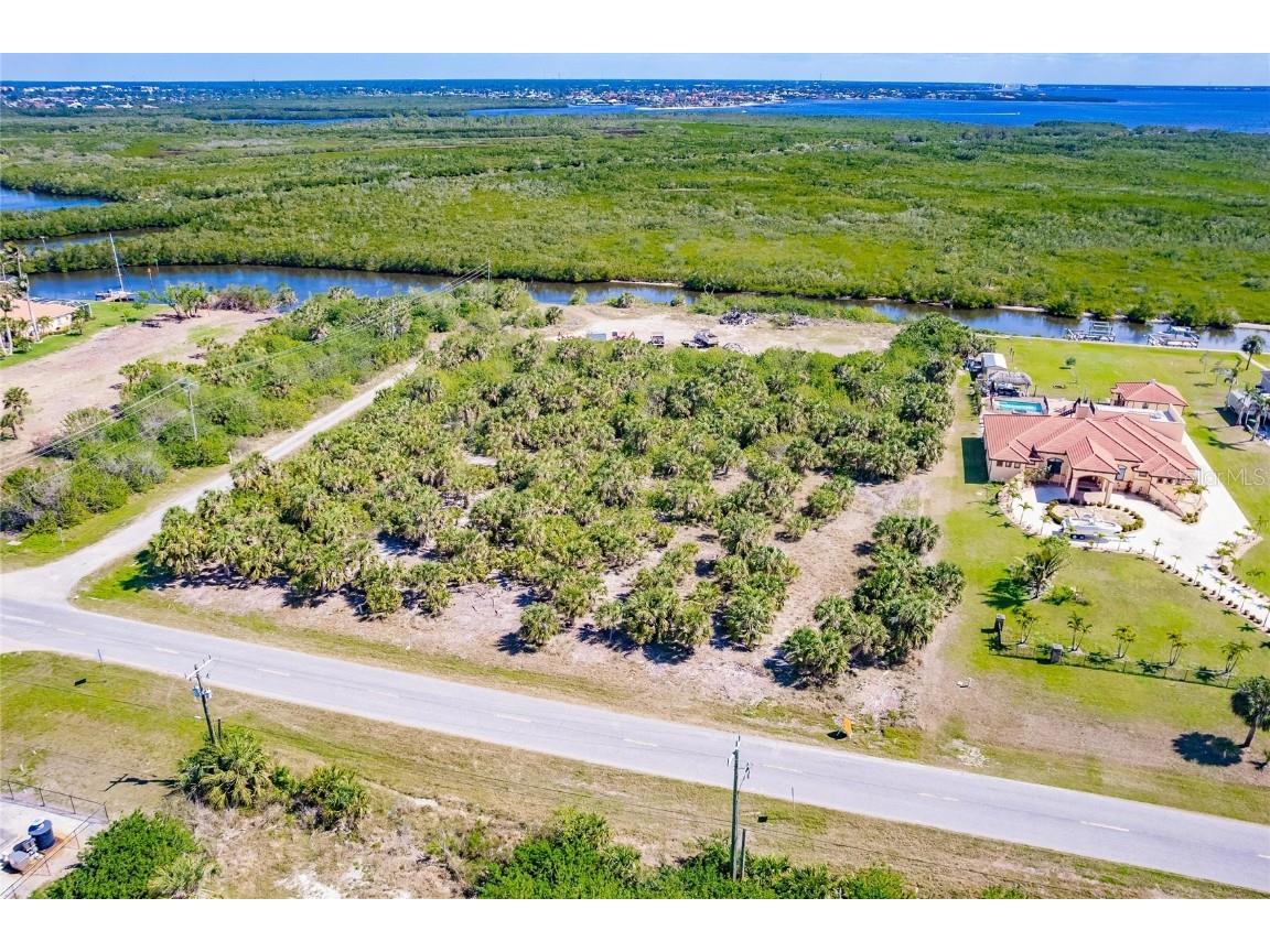 19155 Midway Boulevard Port Charlotte FL 33948 - MANCHESTER WATERWAY C7505665 image4